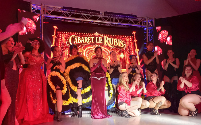 Spectacle du Cabaret Le Rubis lors de sa première édition à Franken en mars 2026