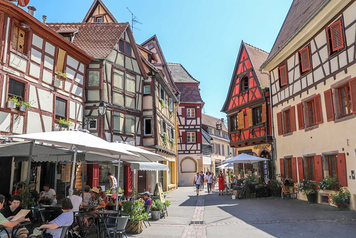 Rue du Chasseur dans le centre historique de Colmar, photographie d’illustration pour la visite guidée Colmar incontournable